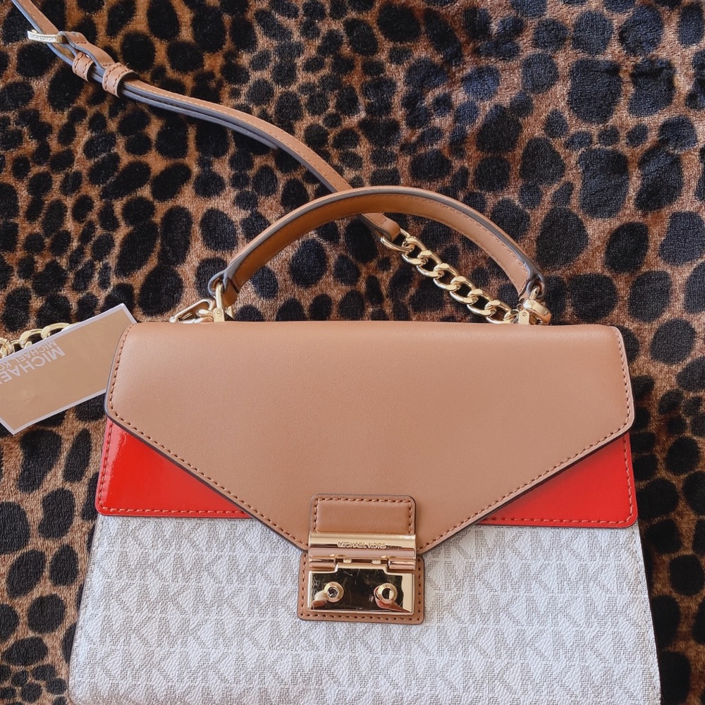 Handbags - Picture 2 of 5